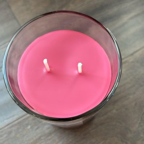 Chesapeake Bay Raspberry Butter Cookie 19 oz, double wick,soy wax - Picture 2 of 4